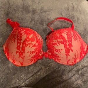 36DD Victoria’s Secret push-up bra